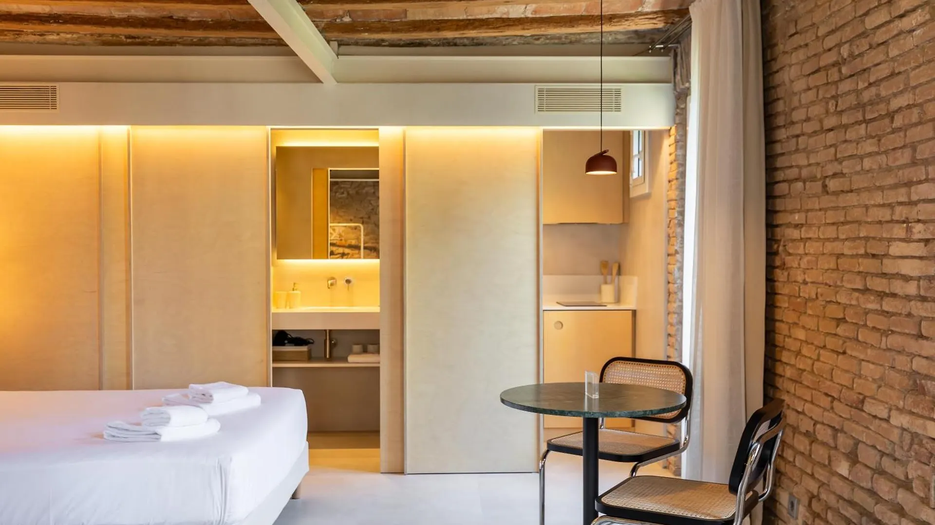Deco Apartments Barcelona-Born St. 0*, Barcelona Hiszpania