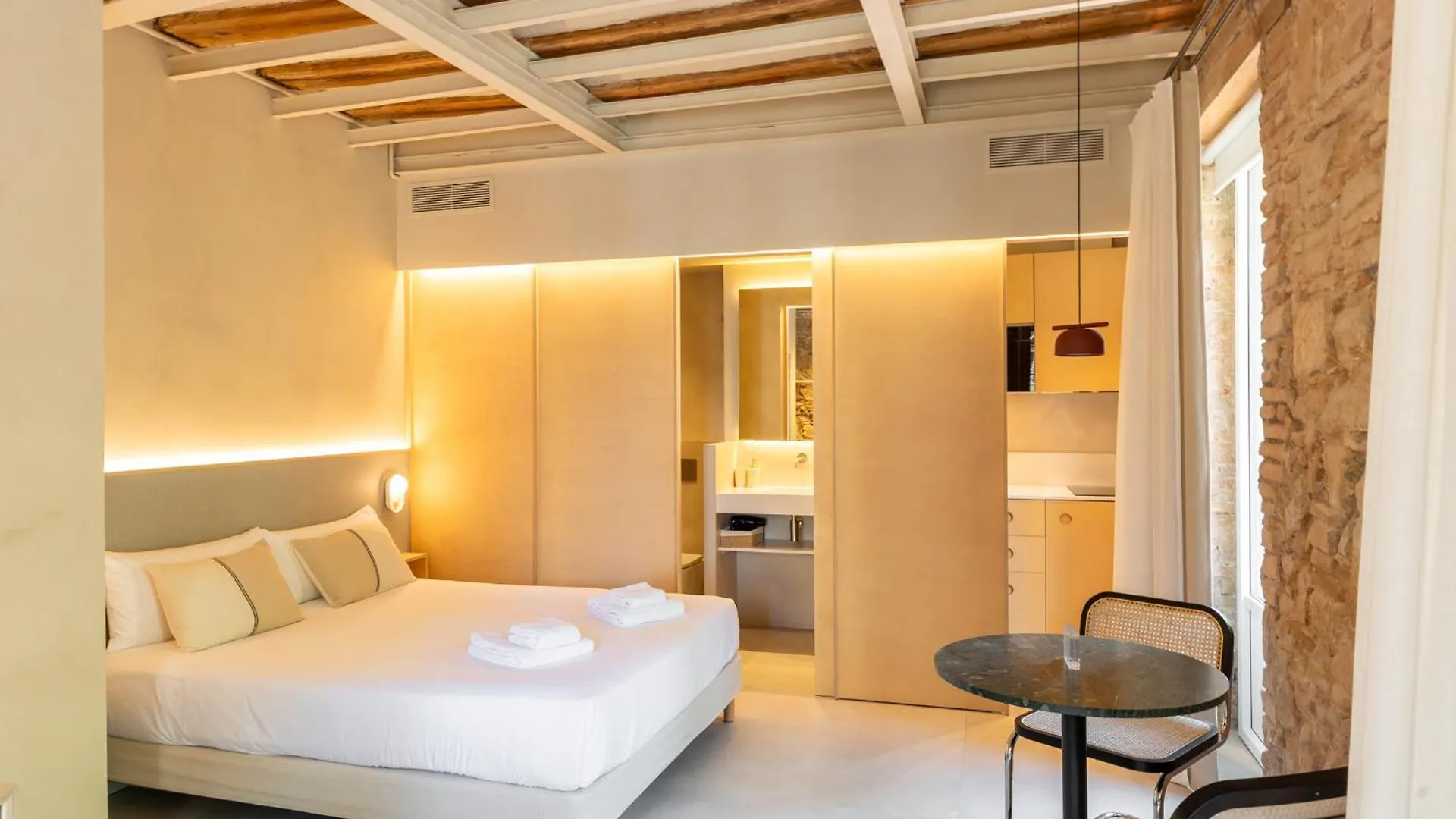 Deco Apartments Barcelona-Born St. contacts